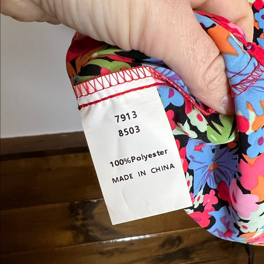 NWT Amazon Vibrant Floral Blouse‎ - M - Picture 5 of 6